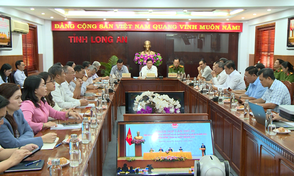 Thủ tướng chủ trì họp tổng kết hoạt động chuyển đổi số quốc gia 2024