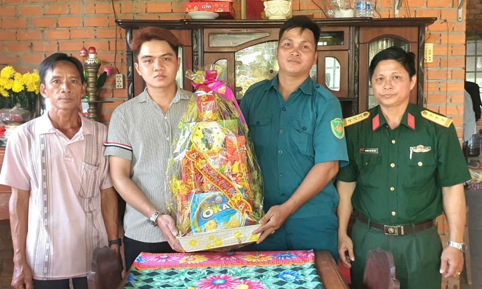 Tân Thạnh thanh niên sẵn sàng lên đường nhập ngũ