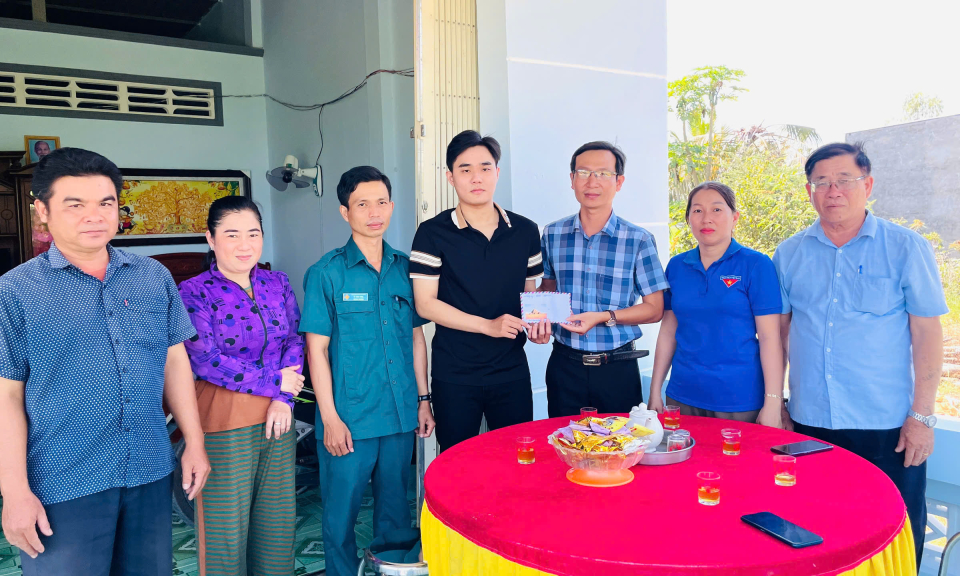 Tân Hưng: Các công dân trúng tuyển sẵn sàng lên đường nhập ngũ