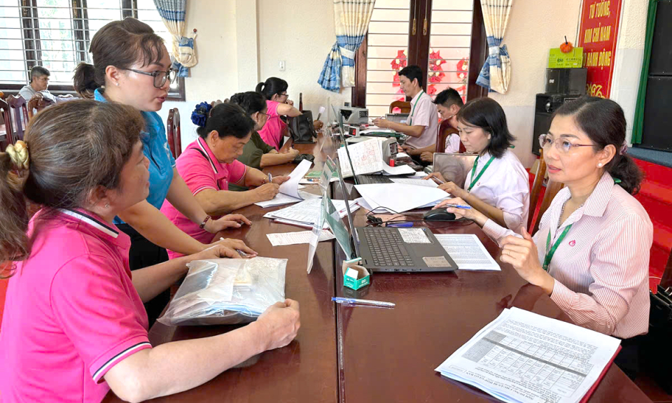 Tân Thạnh giải ngân hơn 3,1 tỷ đồng vốn tín dụng chính sách