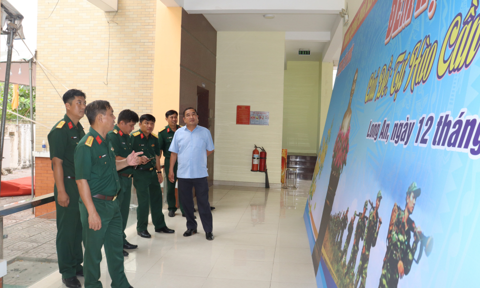 Kiểm tra công tác chuẩn bị Hội trại tòng quân tại huyện Cần Đước