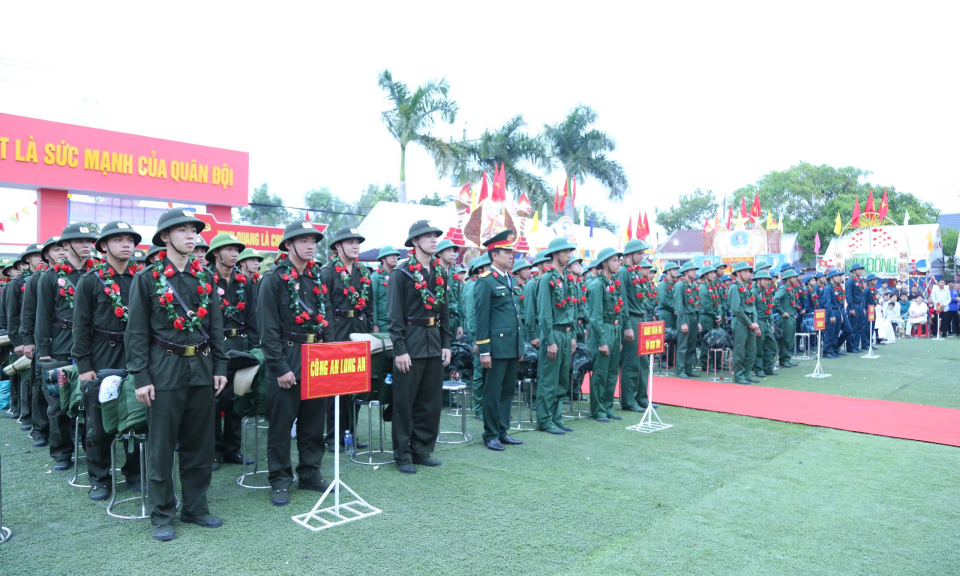 Tân Thạnh tổ chức lễ giao nhận quân năm 2025