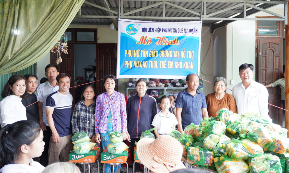 Mô hình “Tổ phụ nữ Tôn giáo chung tay hỗ trợ phụ nữ cao tuổi, trẻ em khó khăn”  tại xã Quê Mỹ Thạnh