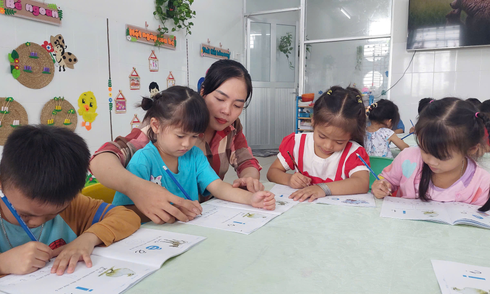 Giáo viên Mầm non học và làm theo lời Bác