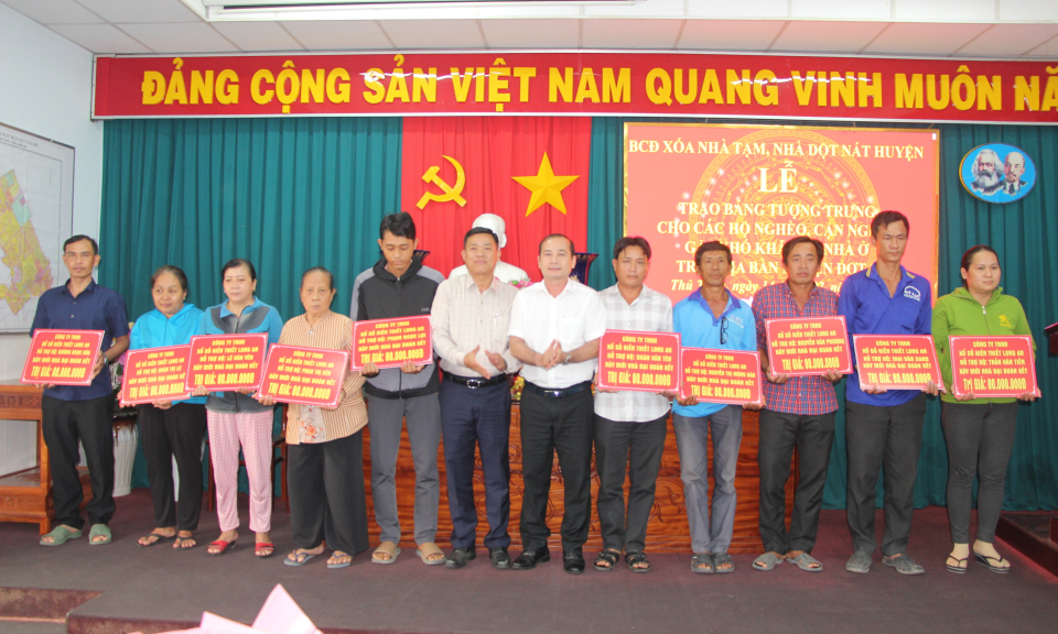 Thủ Thừa hoàn thành chỉ tiêu xóa nhà tạm, dột nát
