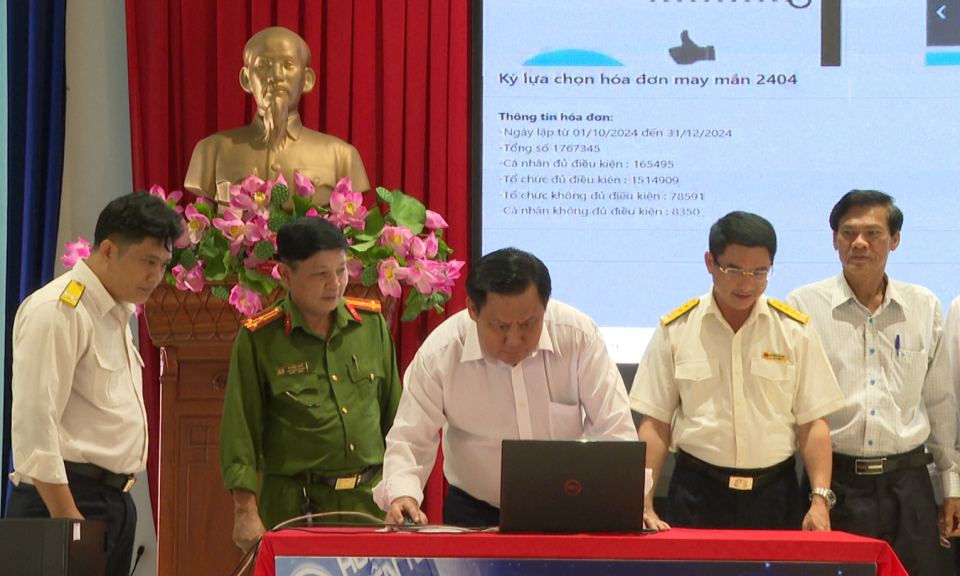 Cục thuế tỉnh trao thưởng hóa đơn may mắn quý IV năm 2024