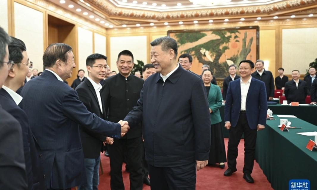 Trung Quốc tăng cường hỗ trợ doanh nghiệp tư nhân trong lĩnh vực công nghệ và AI