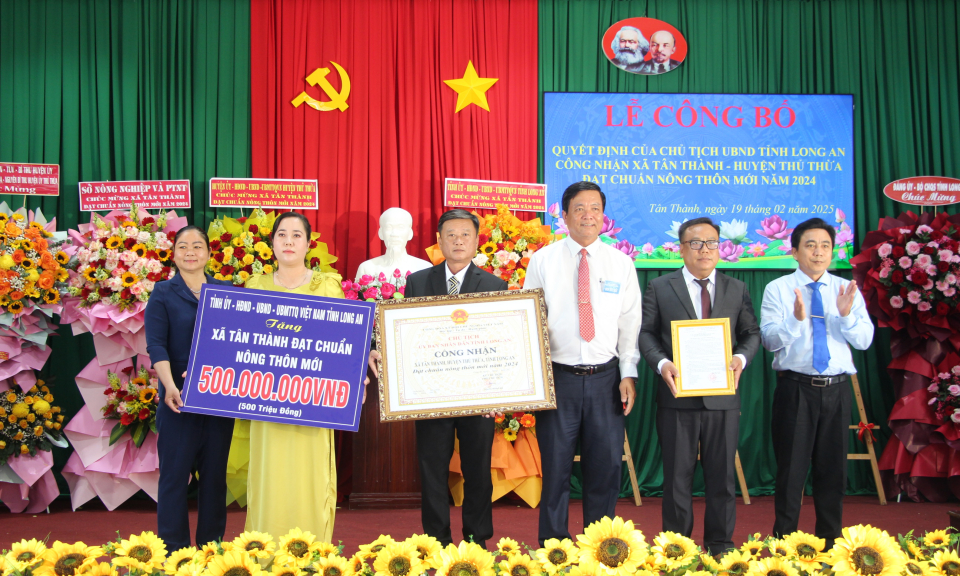  Xã Tân Thành, huyện Thủ Thừa  đạt chuẩn nông thôn mới