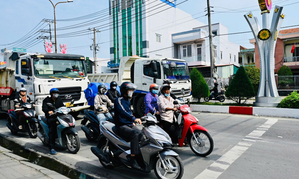Bến Lức nâng cao ý thức chấp hành pháp luật giao thông của người dân từ Nghị định 168