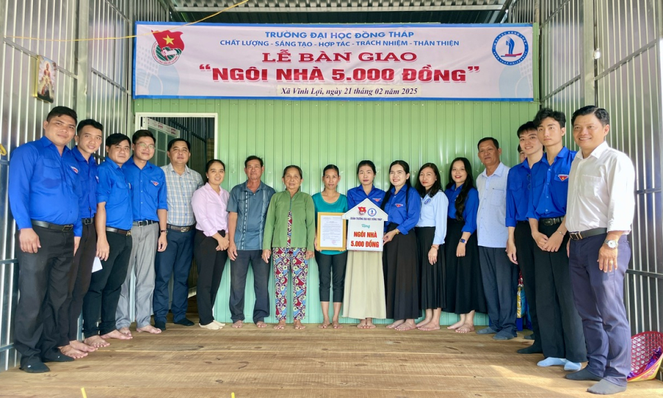 Tân Hưng bàn giao “Ngôi nhà 5.000 đồng”