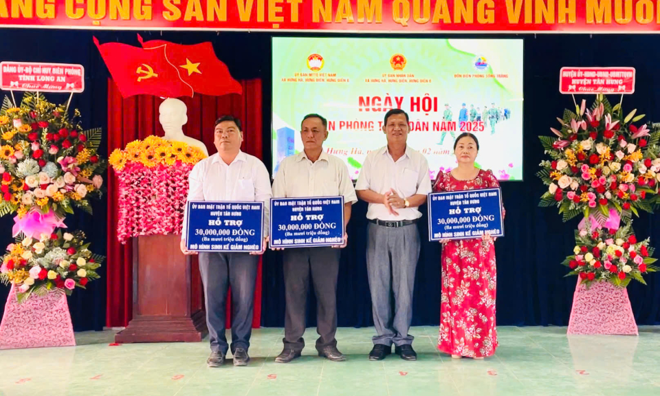 Tân Hưng tổ chức ngày hội Biên phòng toàn dân năm 2025