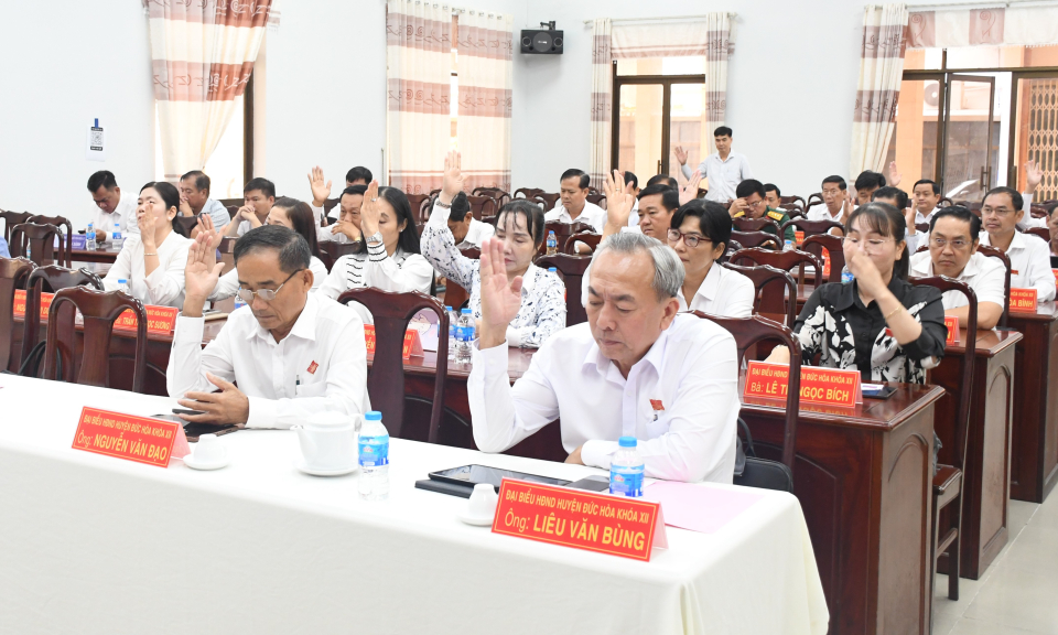 Đức Hòa: Kỳ họp chuyên đề HĐND huyện, giải thể và thành lập các cơ quan chuyên môn 