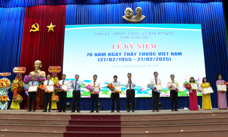 Long An kỷ niệm 70 năm Ngày thầy thuốc Việt Nam