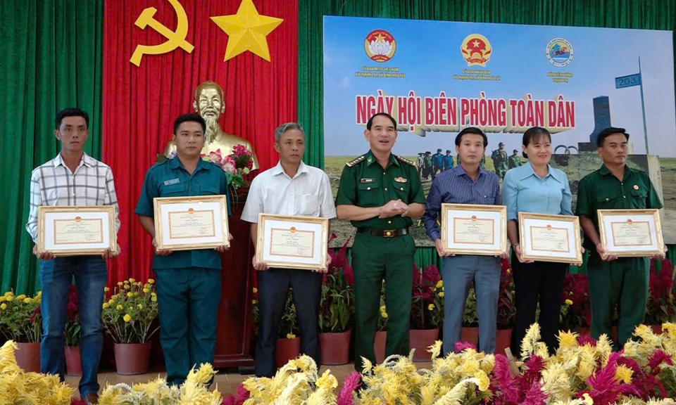 Kiến Tường: Ngày hội Biên phòng toàn dân năm 2025