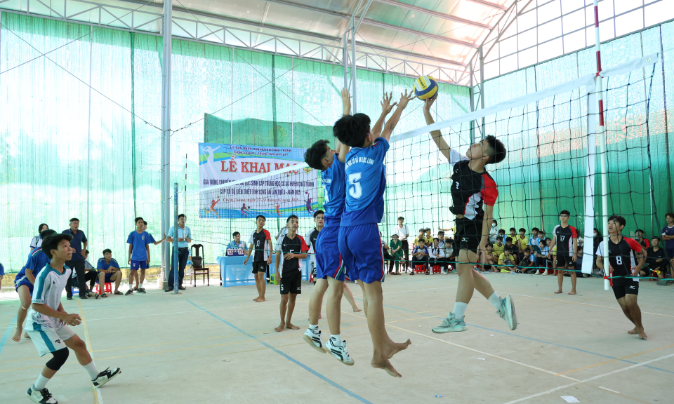 Châu Thành khai mạc giải bóng chuyền nam, nữ học sinh