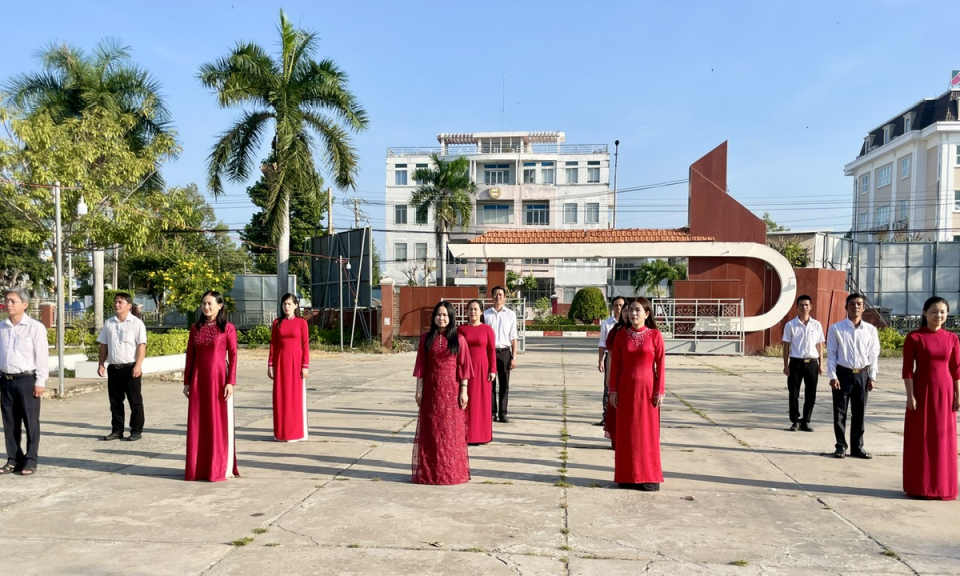 Phụ nữ Tân Hưng tích cực hưởng ứng "Tuần lễ Áo dài" năm 2025