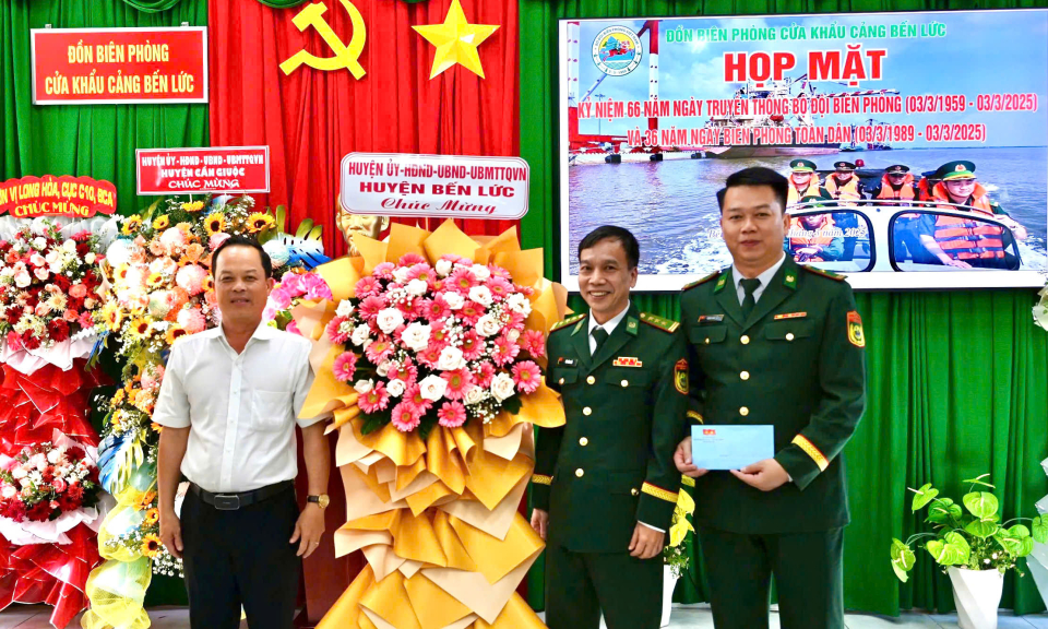 Đồn Biên phòng Cửa khẩu cảng Bến Lức kỷ niệm 66 năm Ngày truyền thống Bộ đội Biên phòng