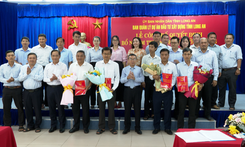 Ban Quản lý dự án đầu tư xây dựng tỉnh Long An công bố quyết định công tác cán bộ