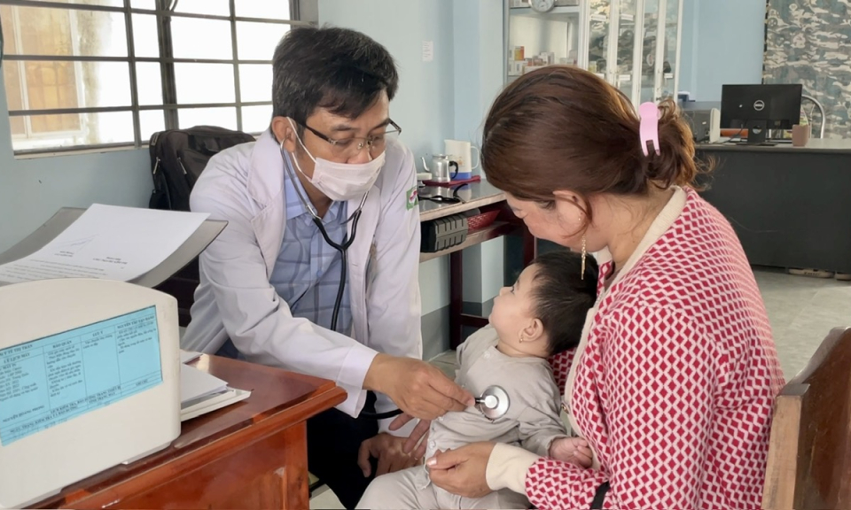 Tân Hưng triển khai chiến dịch tiêm chủng vắc xin phòng, chống dịch sởi