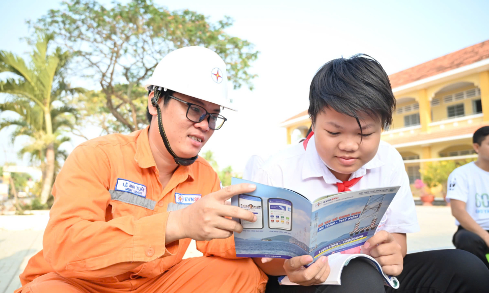 Hưởng ứng chiến dịch Giờ Trái đất 2025: “Chuyển dịch xanh, tương lai xanh”