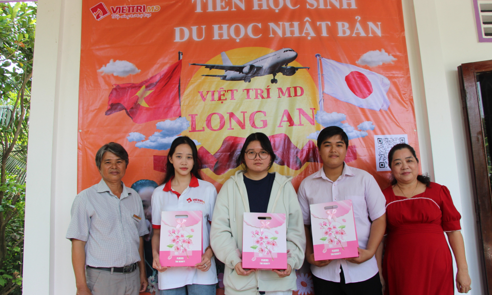Thủ Thừa: Việt trí MD tiếp bước ước mơ du học của học sinh