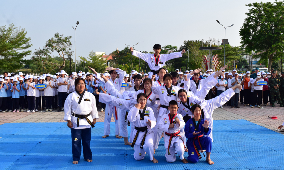 Thạnh Hóa tổ chức Ngày chạy Olympic vì sức khỏe toàn dân năm 2025