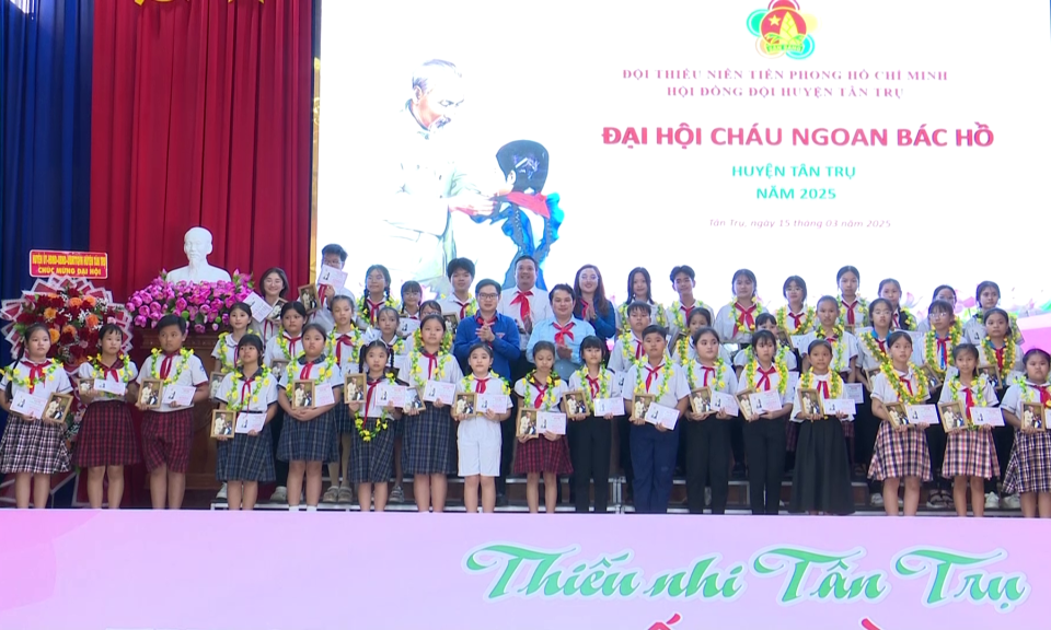  Hội đồng đội huyện Tân Trụ tổ chức Đại hội Cháu ngoan Bác hồ