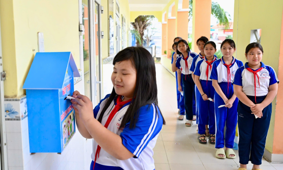 Bến Lức phát huy quyền trẻ em từ mô hình “Hộp thư - Điều em muốn nói”