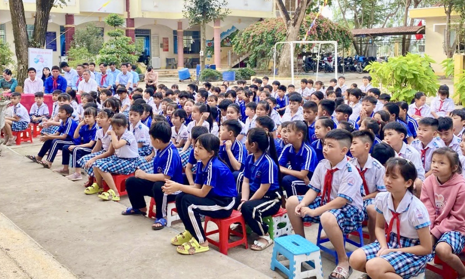 Tân Hưng tổ chức Ngày hội “Thiếu nhi vui, khỏe”