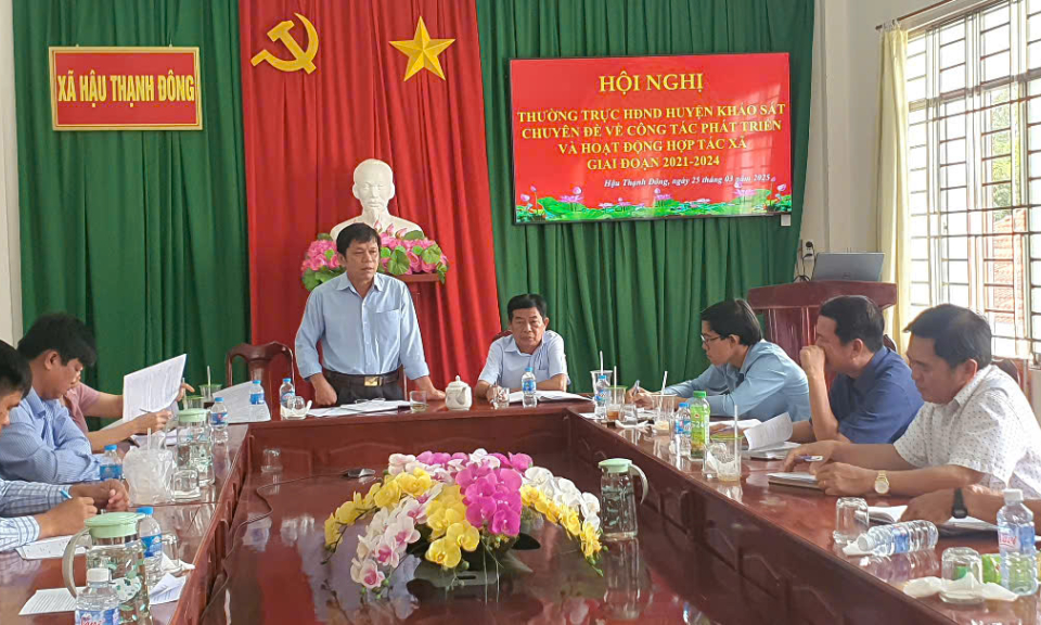 HĐND huyện Tân Thạnh khảo sát hoạt động hợp tác xã tại xã Hậu Thạnh Đông