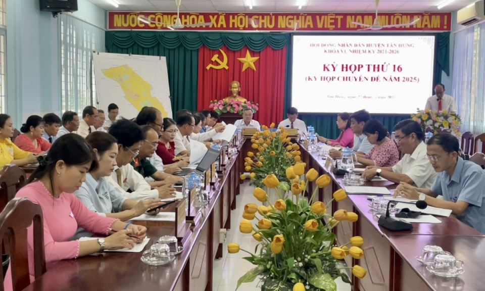 HĐND huyện Tân Hưng khóa VI tổ chức kỳ họp lần thứ 16
