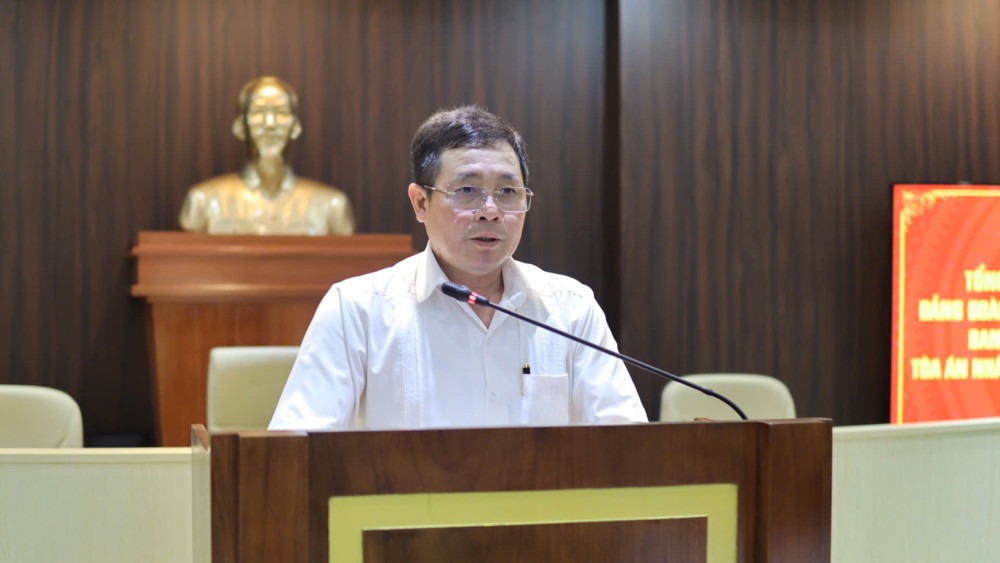 Ủy viên Ban Thường vụ Tỉnh ủy, Bí thư Đảng ủy HĐND tỉnh, Phó Chủ tịch phụ trách HĐND tỉnh – Mai Văn Nhiều phát biểu tại hội nghị