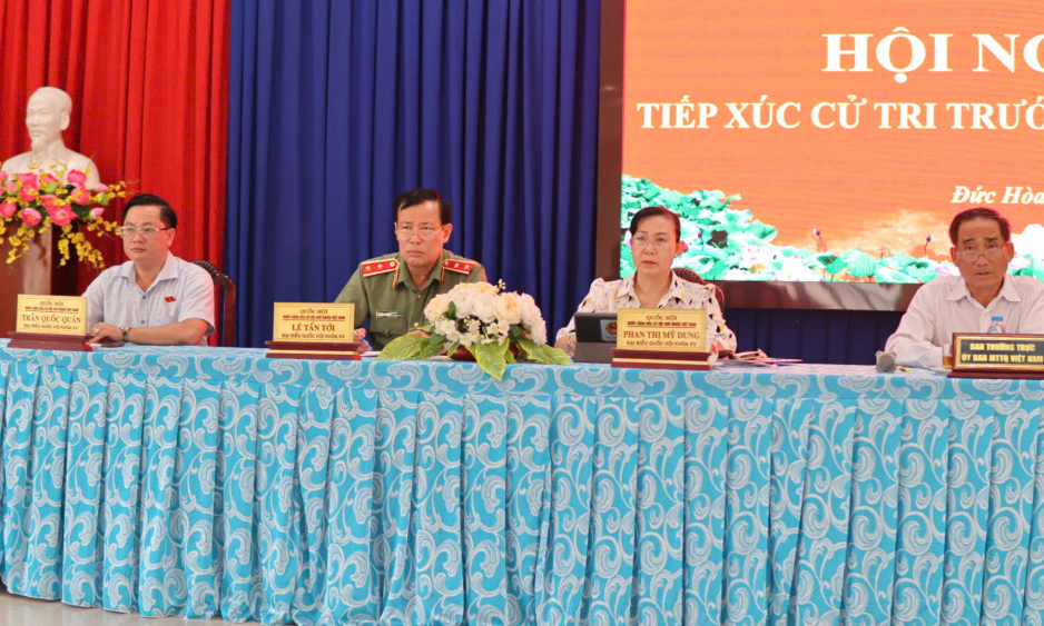 Đức Hòa: Cử tri kiến nghị về việc dạy thêm, học thêm, bạo lực học đường 