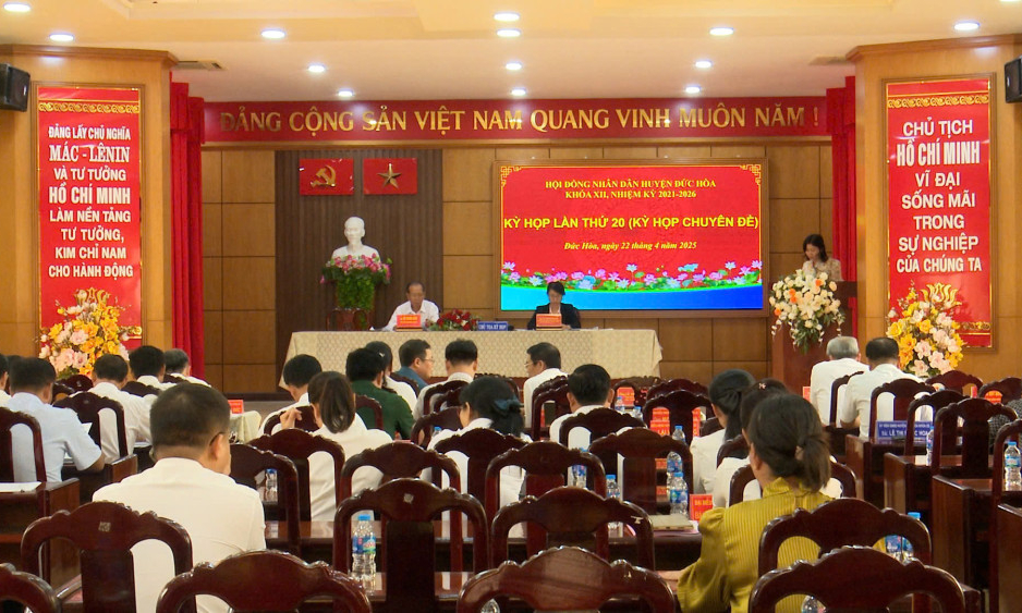 Kỳ họp lần thứ 20 HĐND huyện Đức Hòa thông qua 9 nghị quyết trên các lĩnh vực