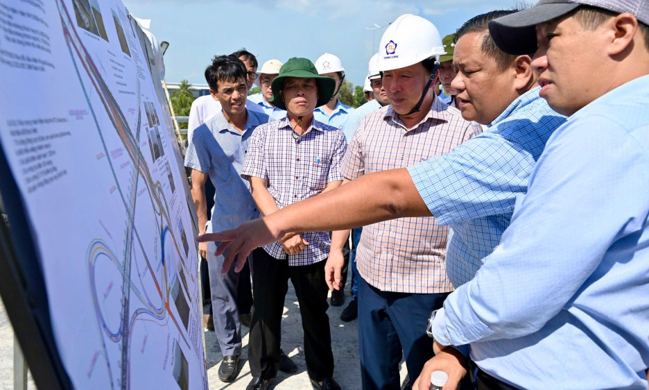 Chủ tịch UBND tỉnh - Nguyễn Văn Út kiểm tra tiến độ thực hiện dự án đường Vành đai 3 TP.HCM