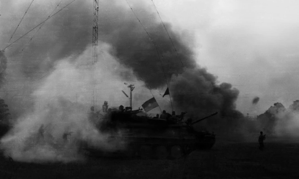50 năm Thống nhất đất nước: Ngày 28/4/1975 - Quân ta bao vây chặt Sài Gòn, đánh sân bay Tân Sơn Nhất