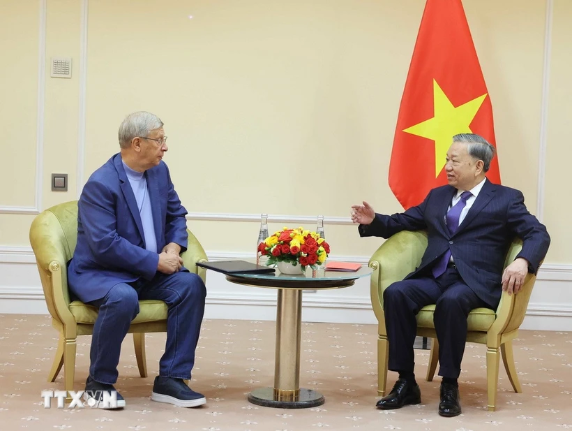 Tổng Bí thư Tô Lâm tiếp ông Sergei Kudryashov, Tổng Giám đốc Công ty Cổ phần dầu khí Zarubezhneft của Nga. (Ảnh: Thống Nhất/ TTXVN)
