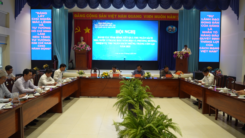 Các đại biểu tham dự hội nghị