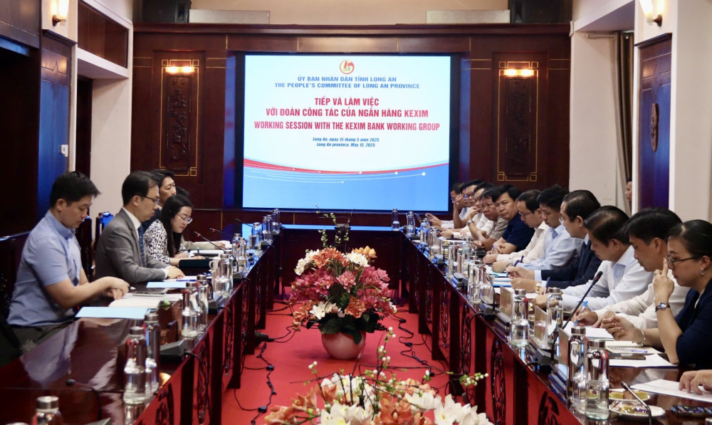 Các đại biểu tại buổi làm việc