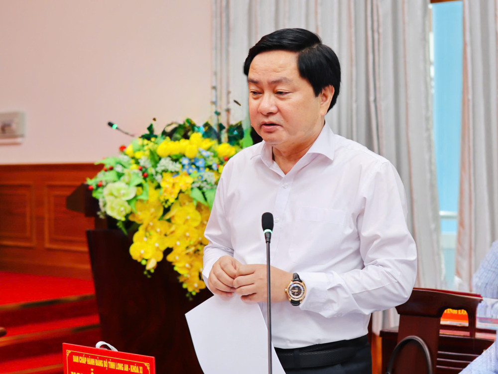Bí thư Tỉnh ủy Long An - Nguyễn Văn Quyết thông tin những kết quả đã đạt của tỉnh về Nghị quyết Hội nghị lần thứ 11 Ban Chấp hành Trung ương Đảng khóa XIII