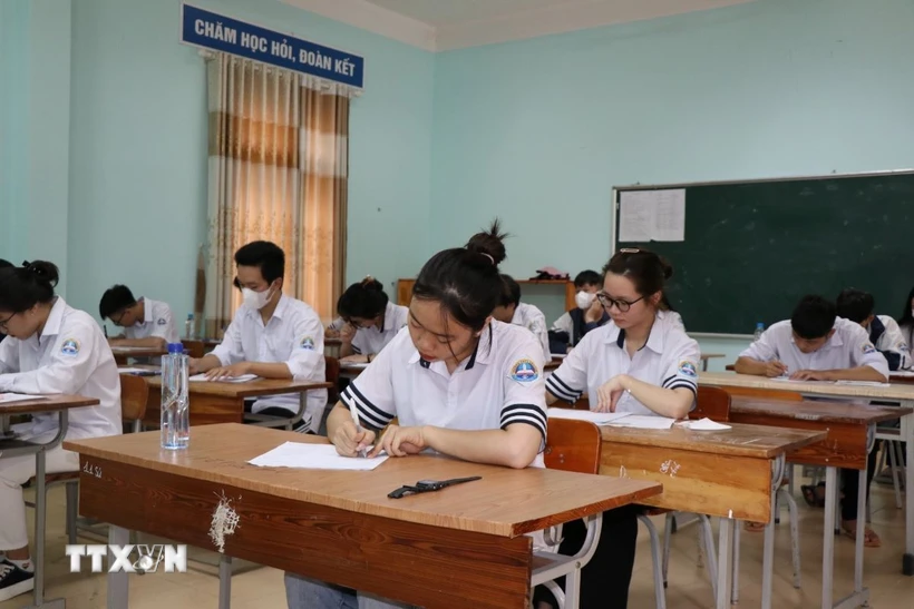 Thí sinh thi tốt nghiệp trung học phổ thông. (Ảnh: TTXVN)