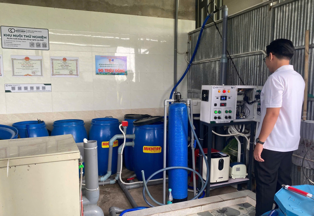 Mô hình khởi nghiệp Nuôi thủy sản công nghệ cao DKF của Trần Lâm Đăng Khoa (thị trấn Tân Hưng, huyện Tân Hưng)