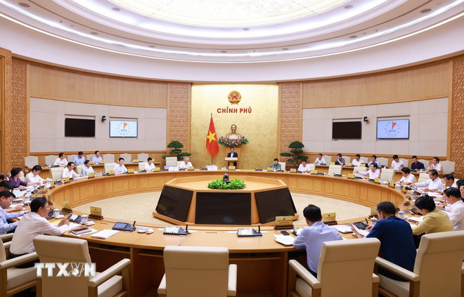 Thủ tướng Phạm Minh Chính chủ trì cuộc họp Chính phủ chuyên đề về việc sắp xếp, tổ chức lại đơn vị hành chính các cấp. (Ảnh: Dương Giang/TTXVN)