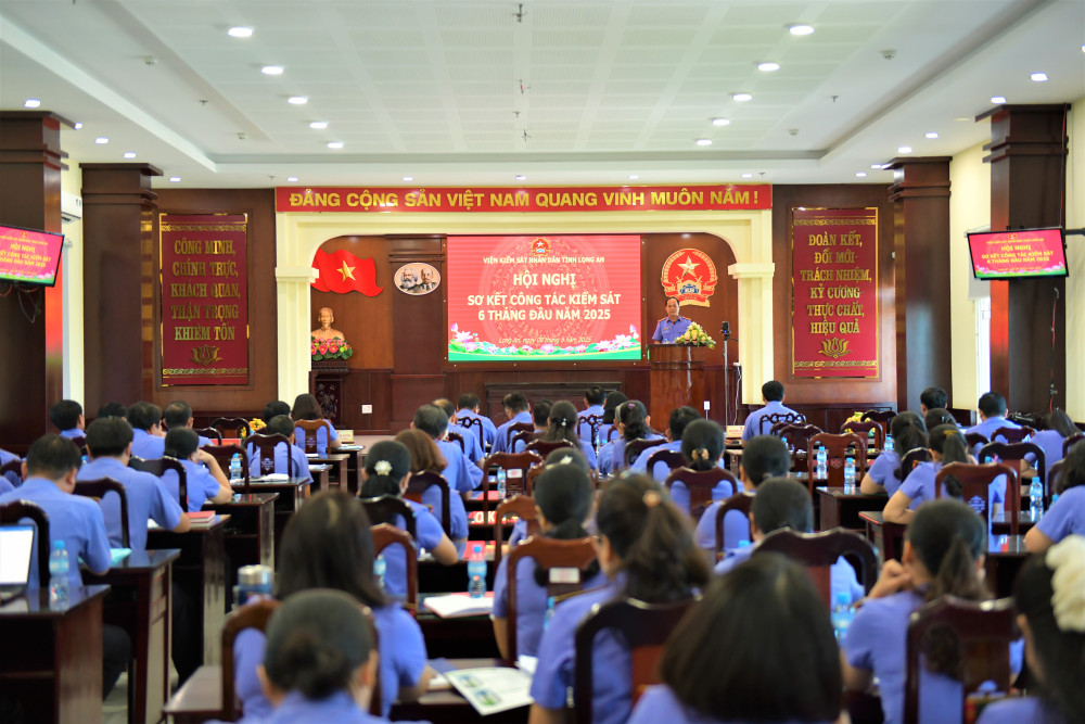 Các đại biểu dự hội nghị