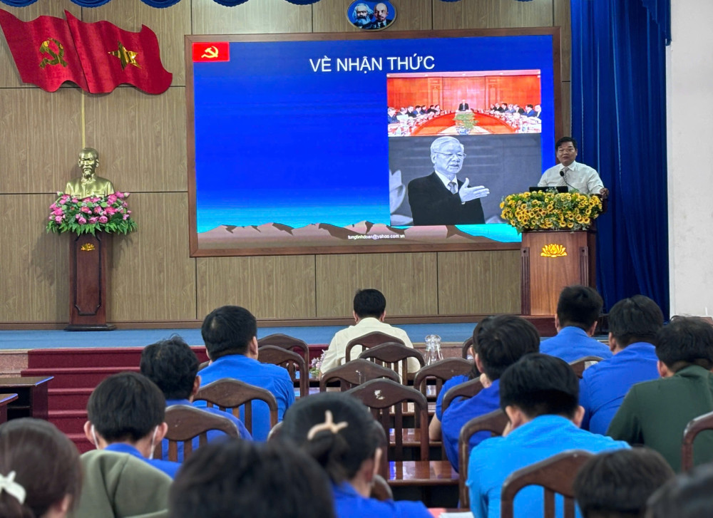 Hơn 200 đoàn viên, học sinh tại TP.Tân An tham gia chương trình