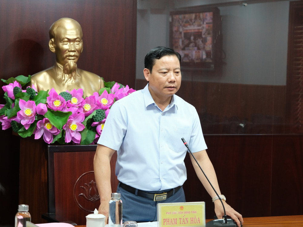 Phó Chủ tịch UBND tỉnh Long An – Phạm Tấn Hòa phát biểu chỉ đạo tại hội nghị
