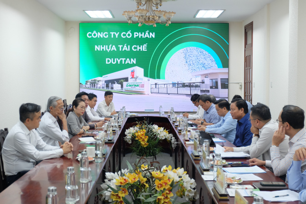 Các đại biểu dự buổi làm việc