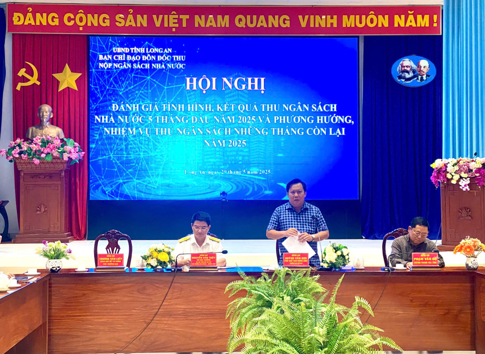 Phó Chủ tịch UBND tỉnh - Huỳnh Văn Sơn phát biểu tại hội nghị