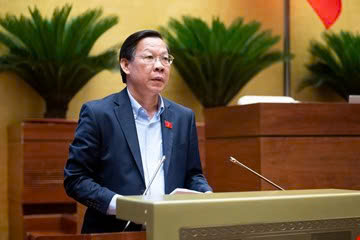 Ủy viên Ủy ban Thường vụ Quốc hội, Chủ nhiệm Ủy ban Kinh tế và Tài chính của Quốc hội - Phan Văn Mãi trình bày Báo cáo giải trình, tiếp thu, chỉnh lý dự thảo Luật Thuế thu nhập doanh nghiệp (sửa đổi)