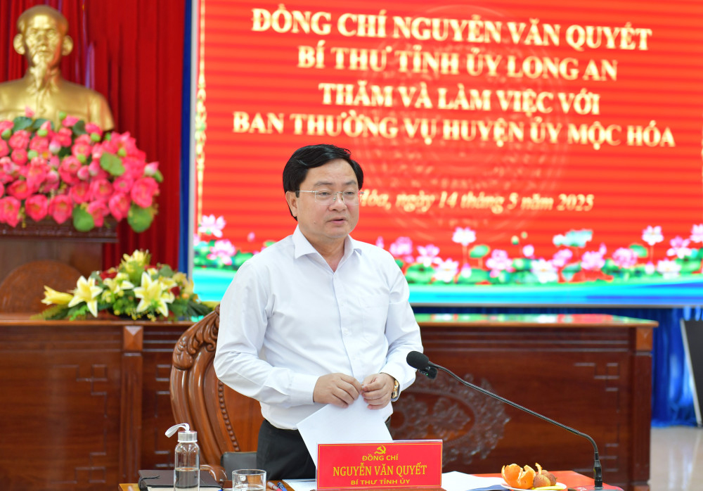 Bí thư Tỉnh ủy - Nguyễn Văn Quyết phát biểu tại buổi làm việc